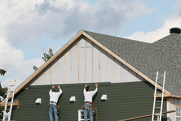 Professional Siding technician working in Boston, GA